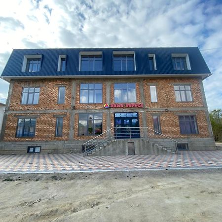 Hotel Алые Паруса à Cholpon-Ata Extérieur photo