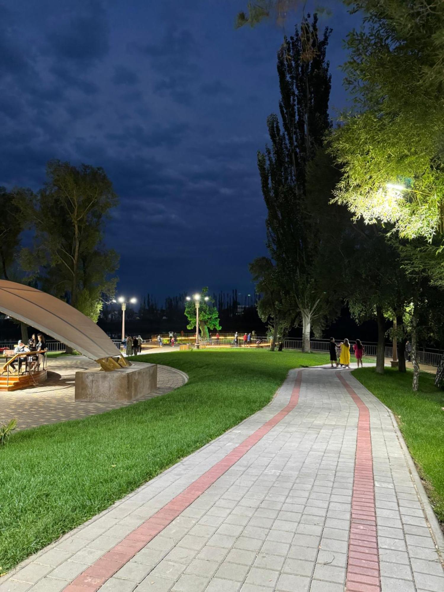 Hotel Алые Паруса à Cholpon-Ata Extérieur photo