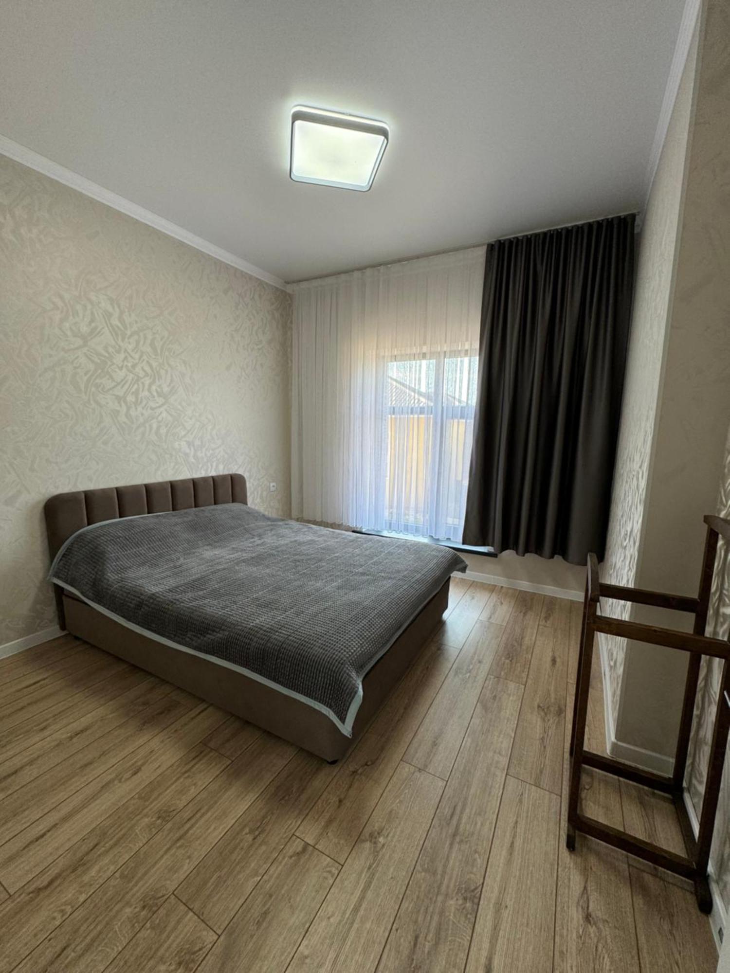 Hotel Алые Паруса à Cholpon-Ata Extérieur photo