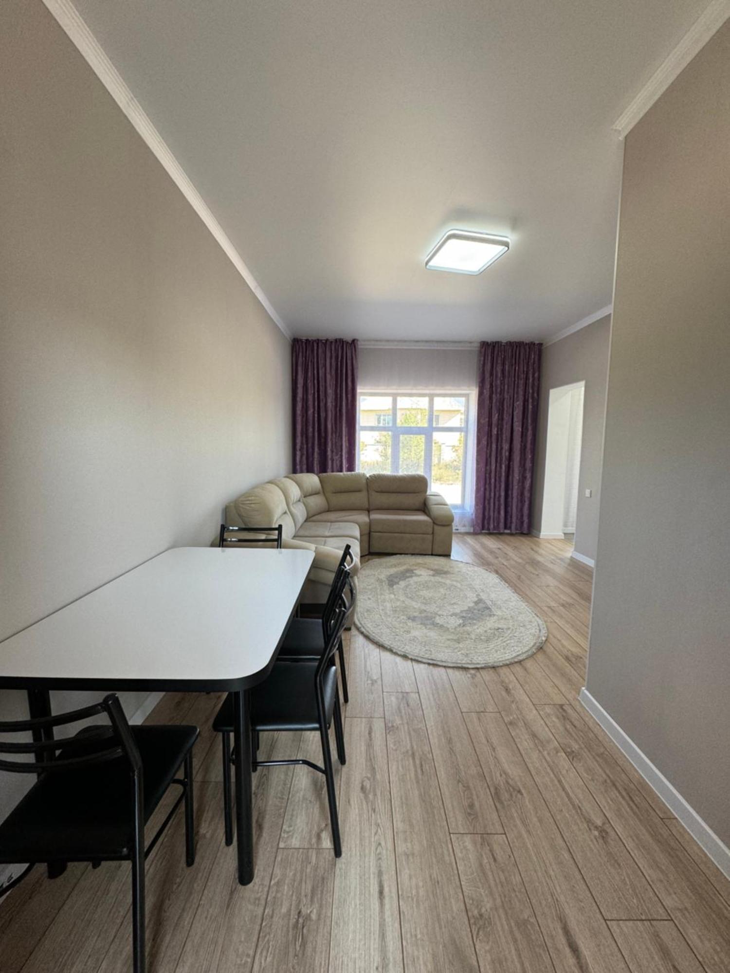 Hotel Алые Паруса à Cholpon-Ata Extérieur photo
