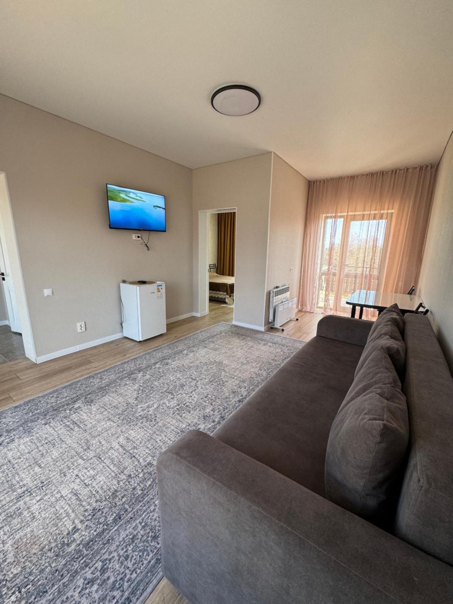 Hotel Алые Паруса à Cholpon-Ata Extérieur photo